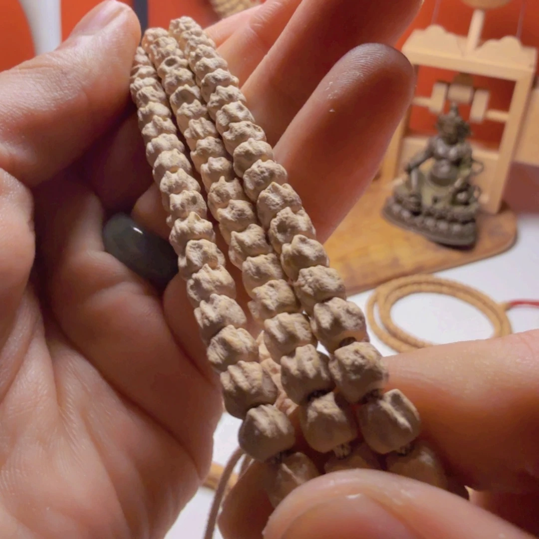 t***d柏香籽/百香籽吊坠