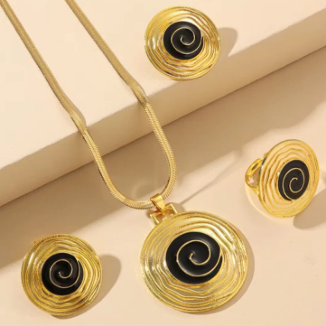 钛钢合成锆石项链 钛钢项链新款时尚精美钛钢三件套 不掉色金色