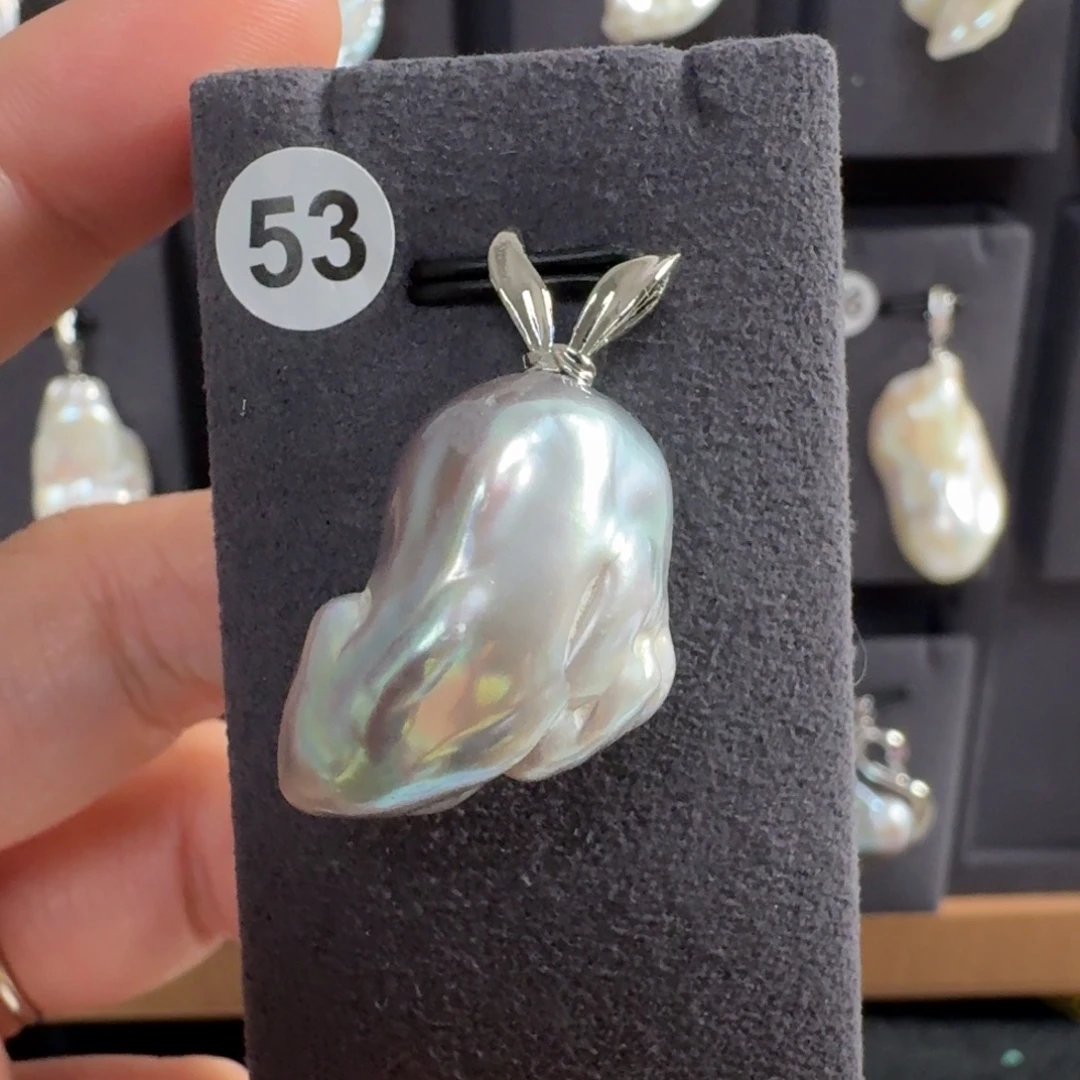 脸***了颈饰未镶嵌淡水珍珠