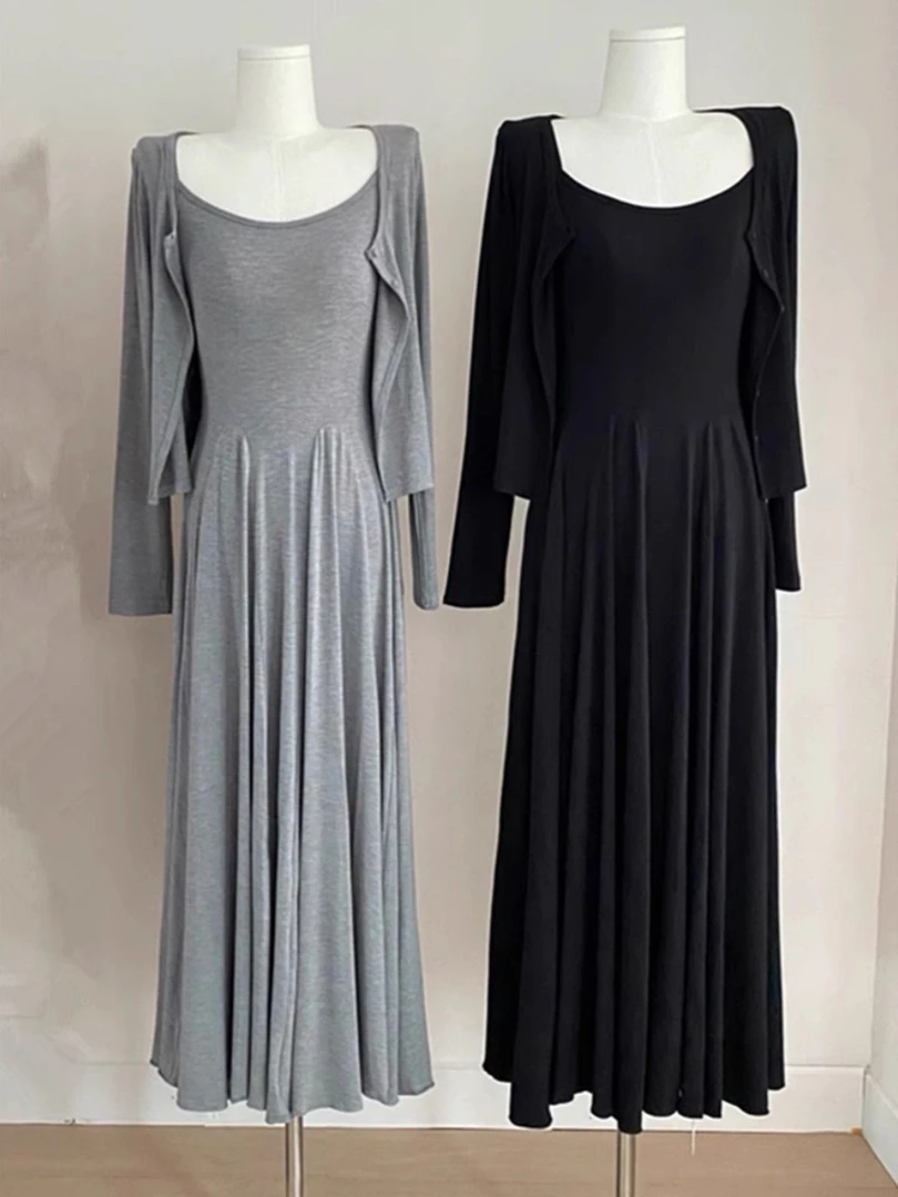 大码胖MM简约时尚显瘦收腰吊带裙搭配开衫套装