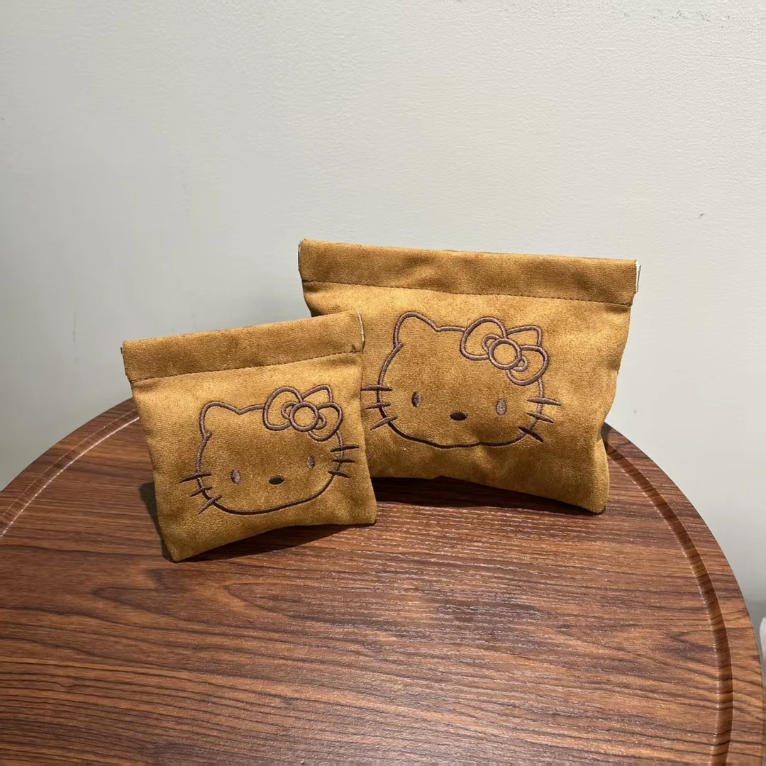 秋冬新款麂皮绒刺绣kitty弹片化妆包少女心洗漱包大容量便捷收纳
