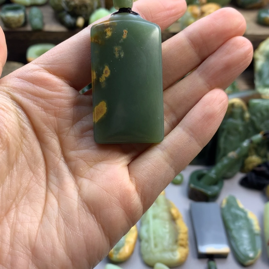 未镶嵌岫岩河磨玉（透闪石质玉）珠宝奇石