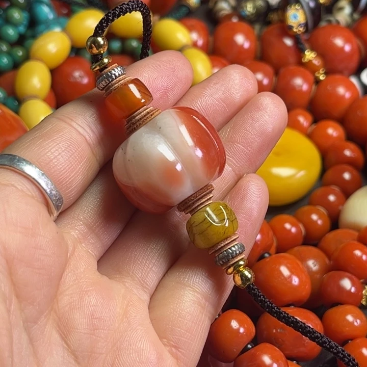 颈饰琉璃一***?琉璃…………..