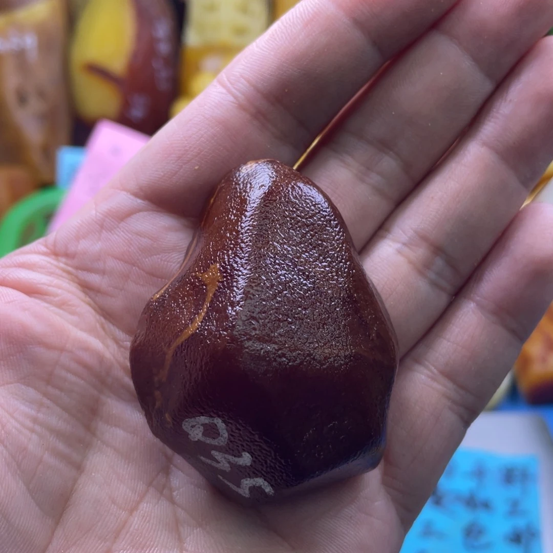 卯***辰定制琥珀未镶嵌123456789