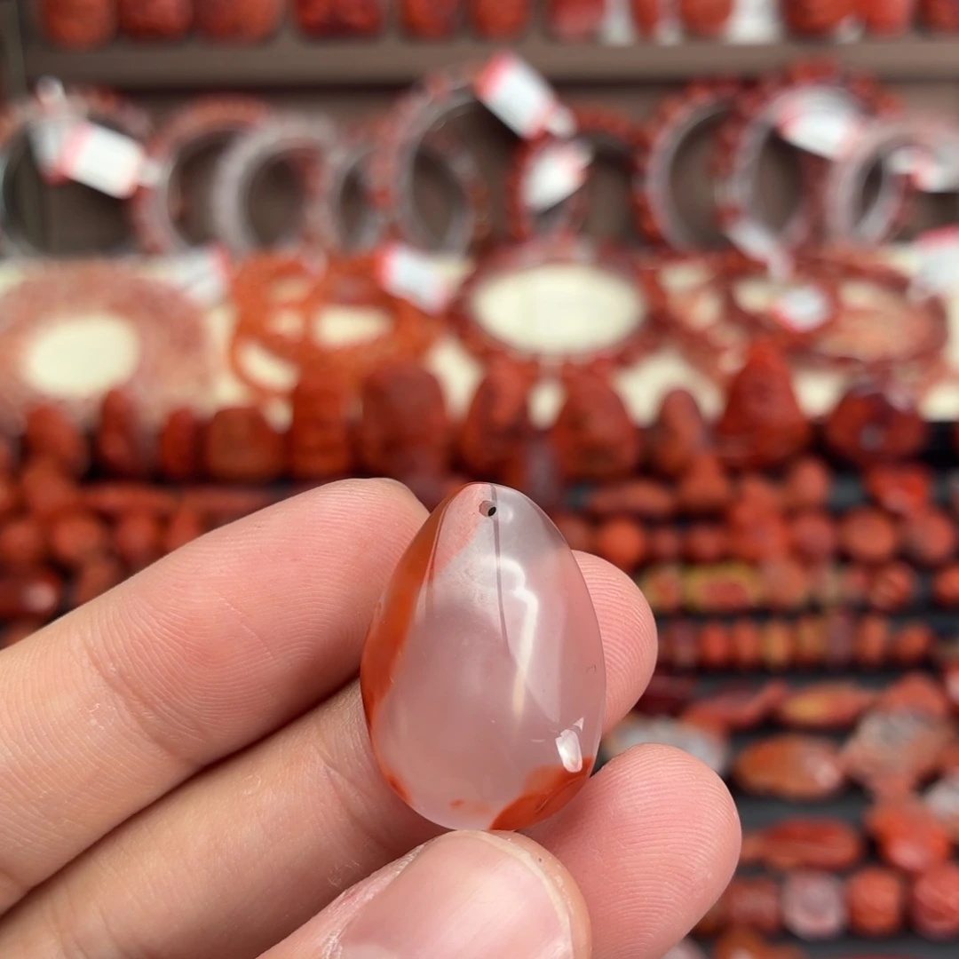 南红玛瑙未镶嵌颈饰如来