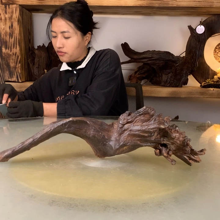 庄***砖天然的云南紫柚木会黄水