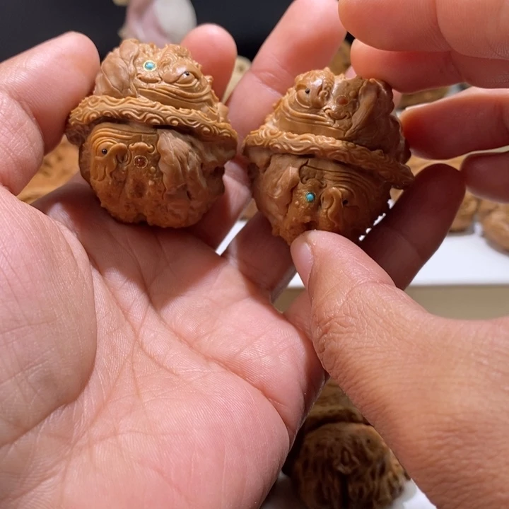 是***叔文玩核桃把件纯手工雕刻文玩核桃