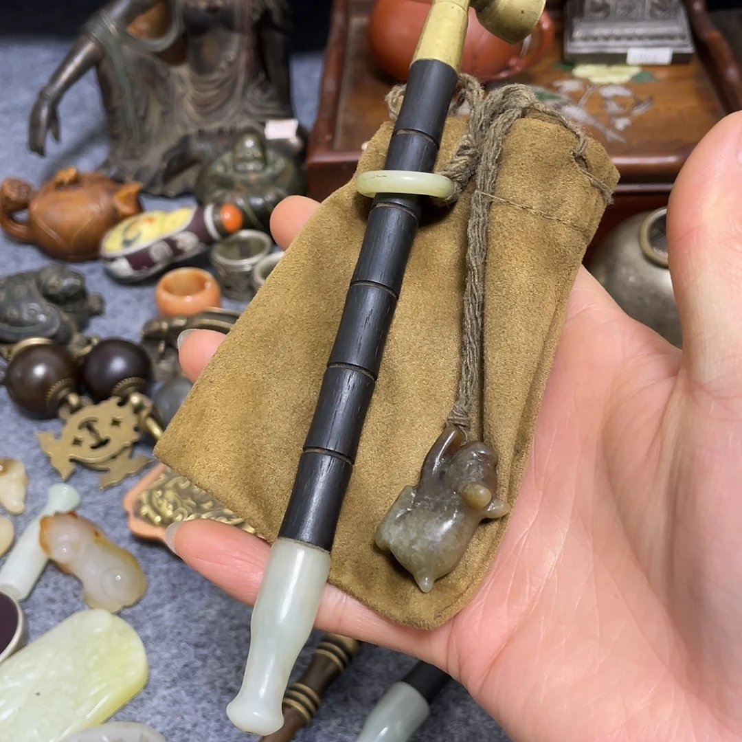 大***槐铜摆件一个小物件。