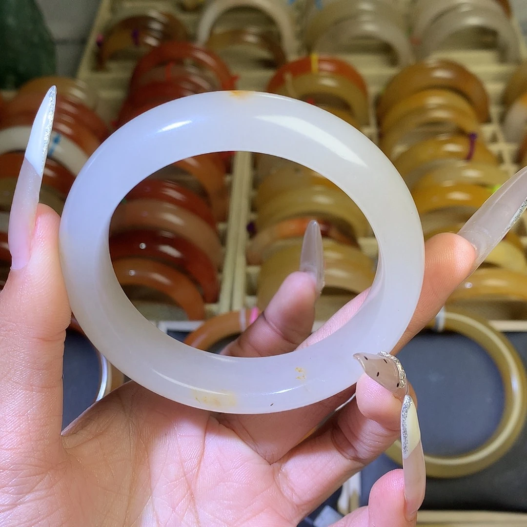 石英质玉未镶嵌手镯