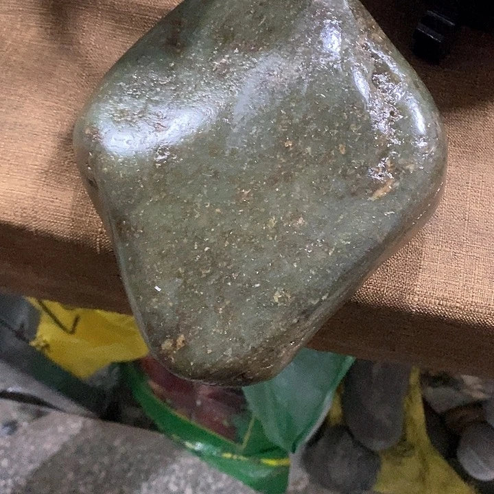 未镶嵌和田玉（糖玉）挂件人****好