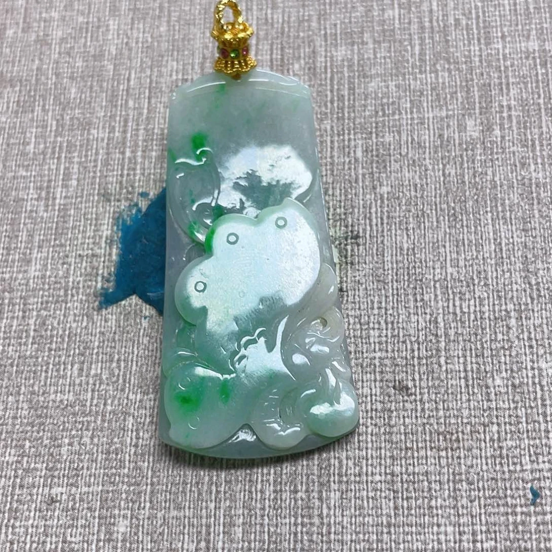 翡翠未镶嵌颈饰吊坠