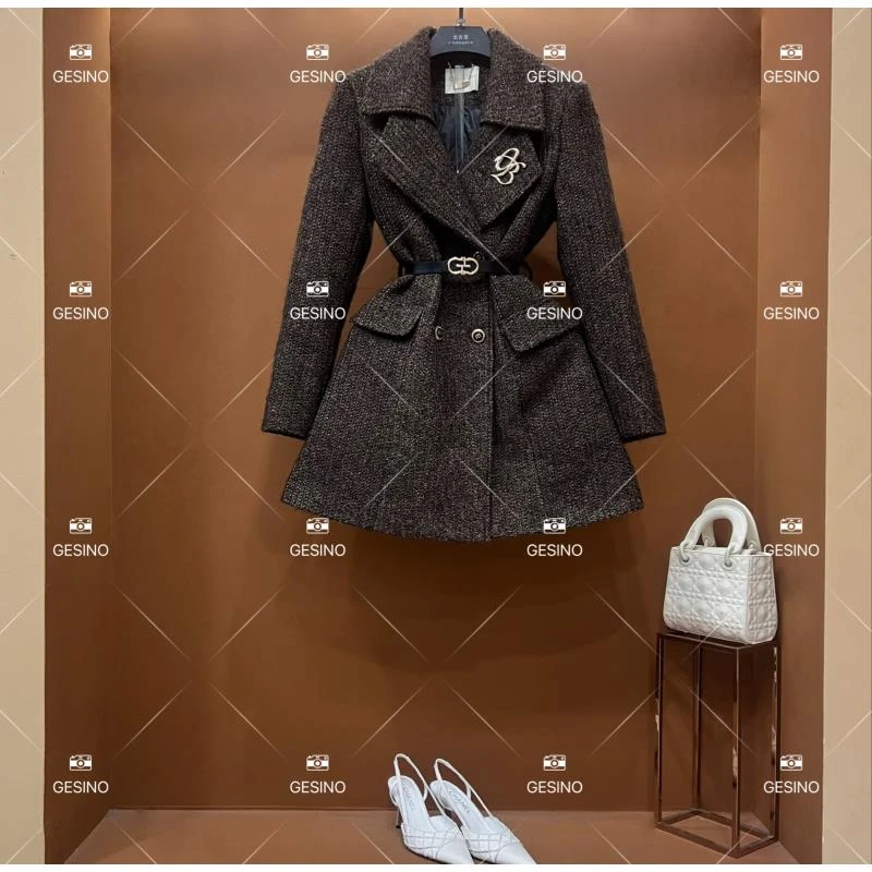 【悠悠】秋冬气质小香风时尚设计师中长款外套 QD-2025382