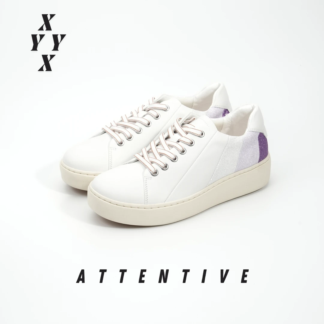 春夏时尚休闲板鞋轻便百搭透气户外运动鞋XY019