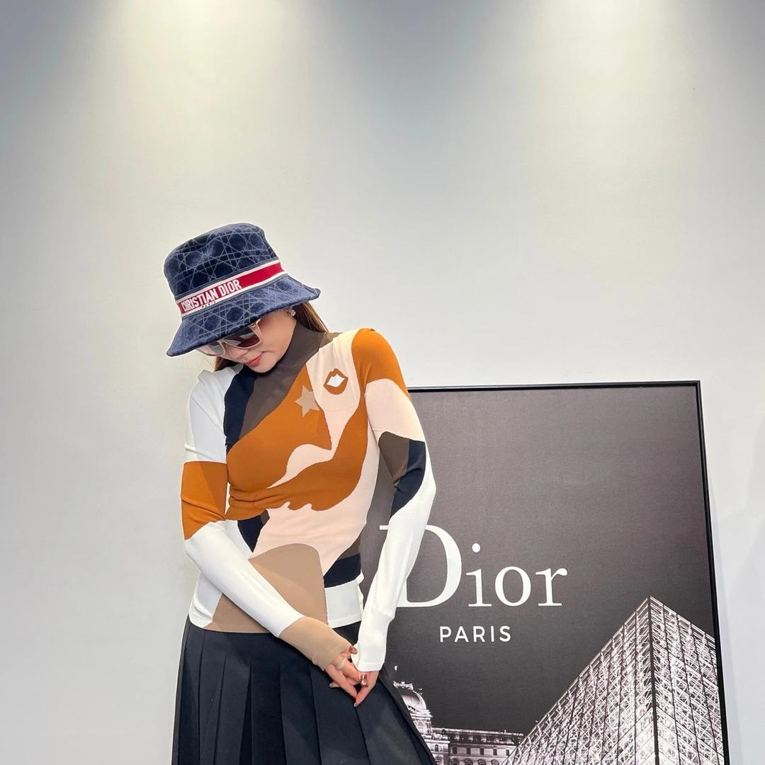 未使用 FENDI/芬迪 女士拼接印花半高领针织物衫124964休闲时尚