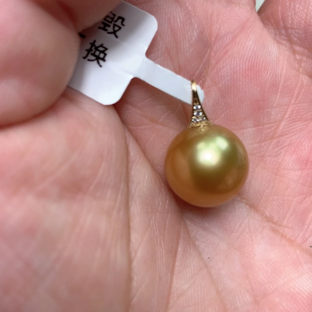 颈饰18K金镶嵌海水珍珠
