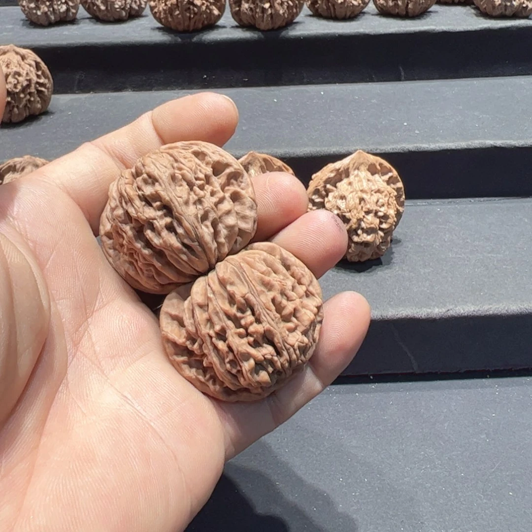 B***标文玩核桃吊坠秦岭生态文玩核桃