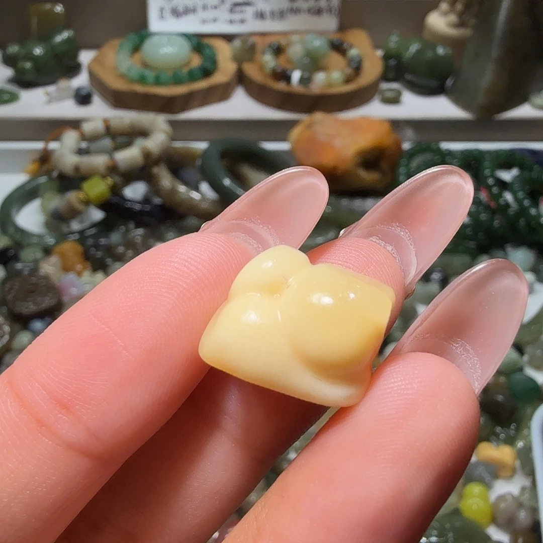 N****和田玉未镶嵌珠宝奇石