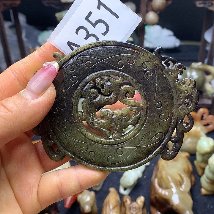 和田玉未镶嵌车挂