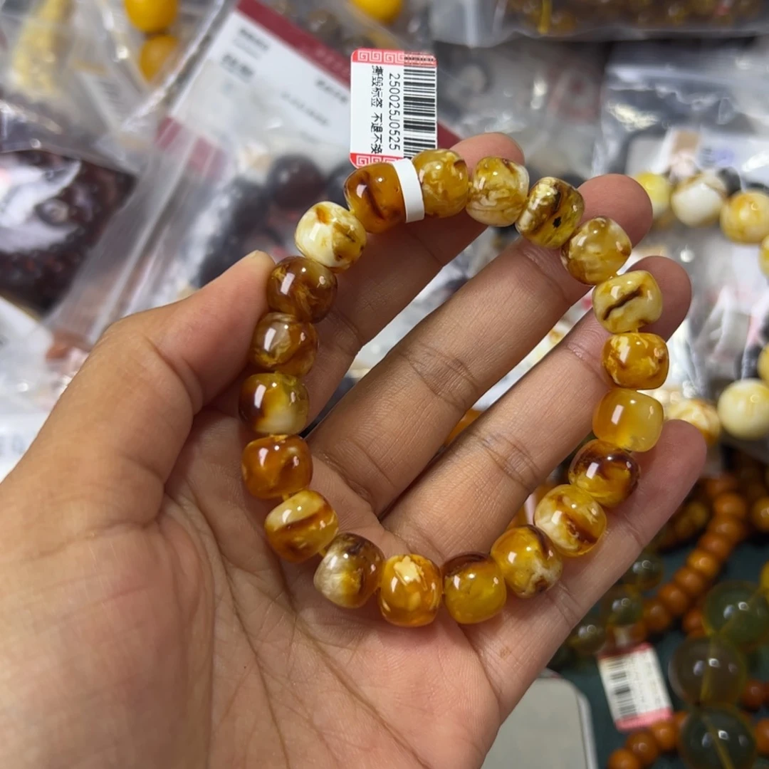 未镶嵌琥珀珠宝奇石953