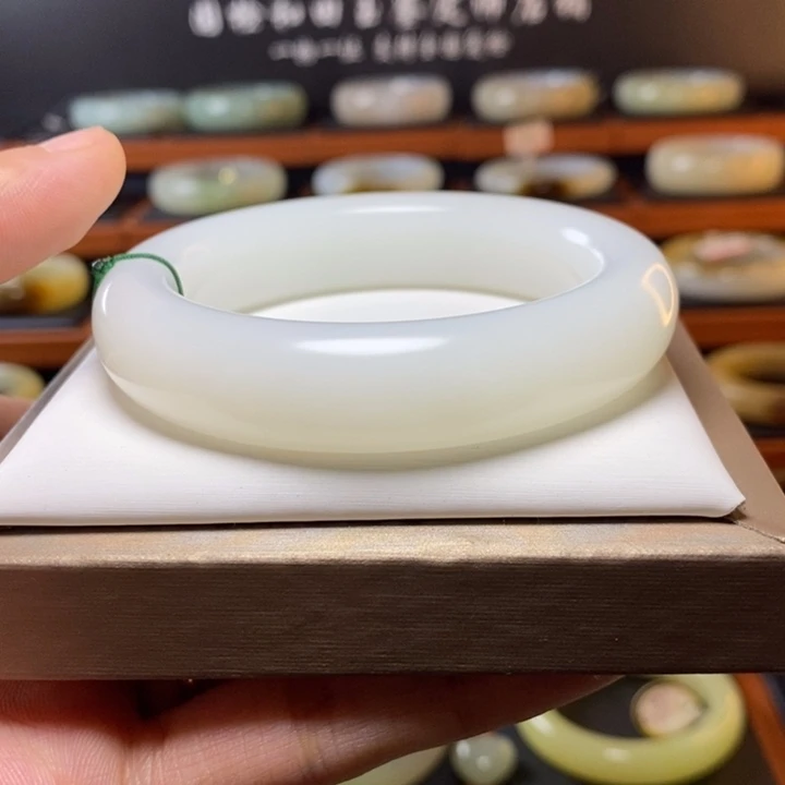 和田玉（白玉）手镯未镶嵌