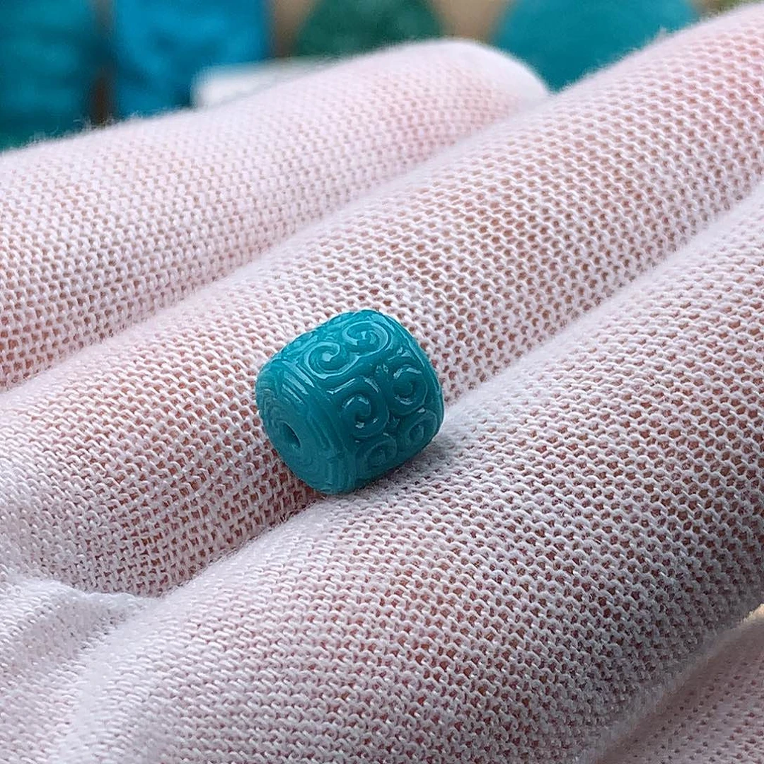 绿松石未镶嵌颈饰