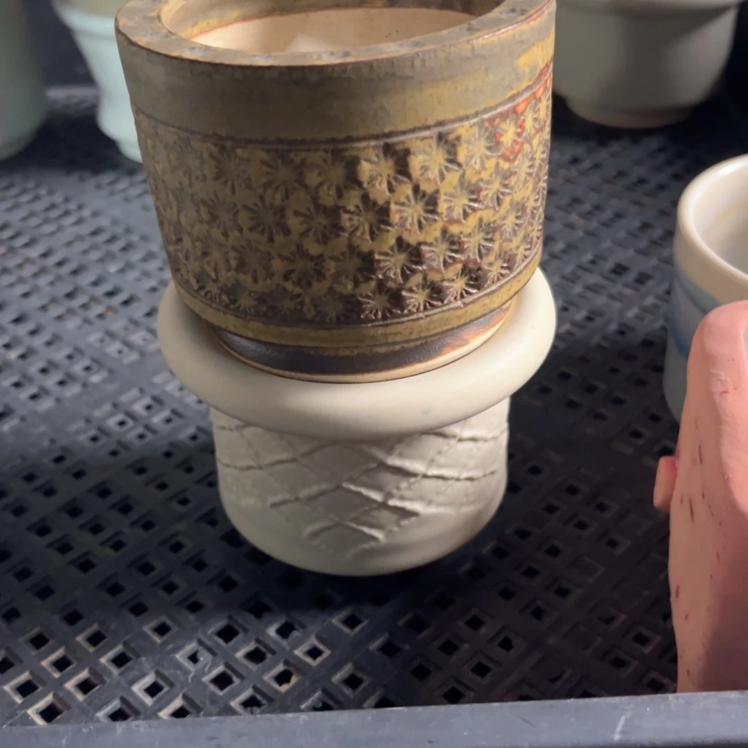 戴**?编号412花盆2个