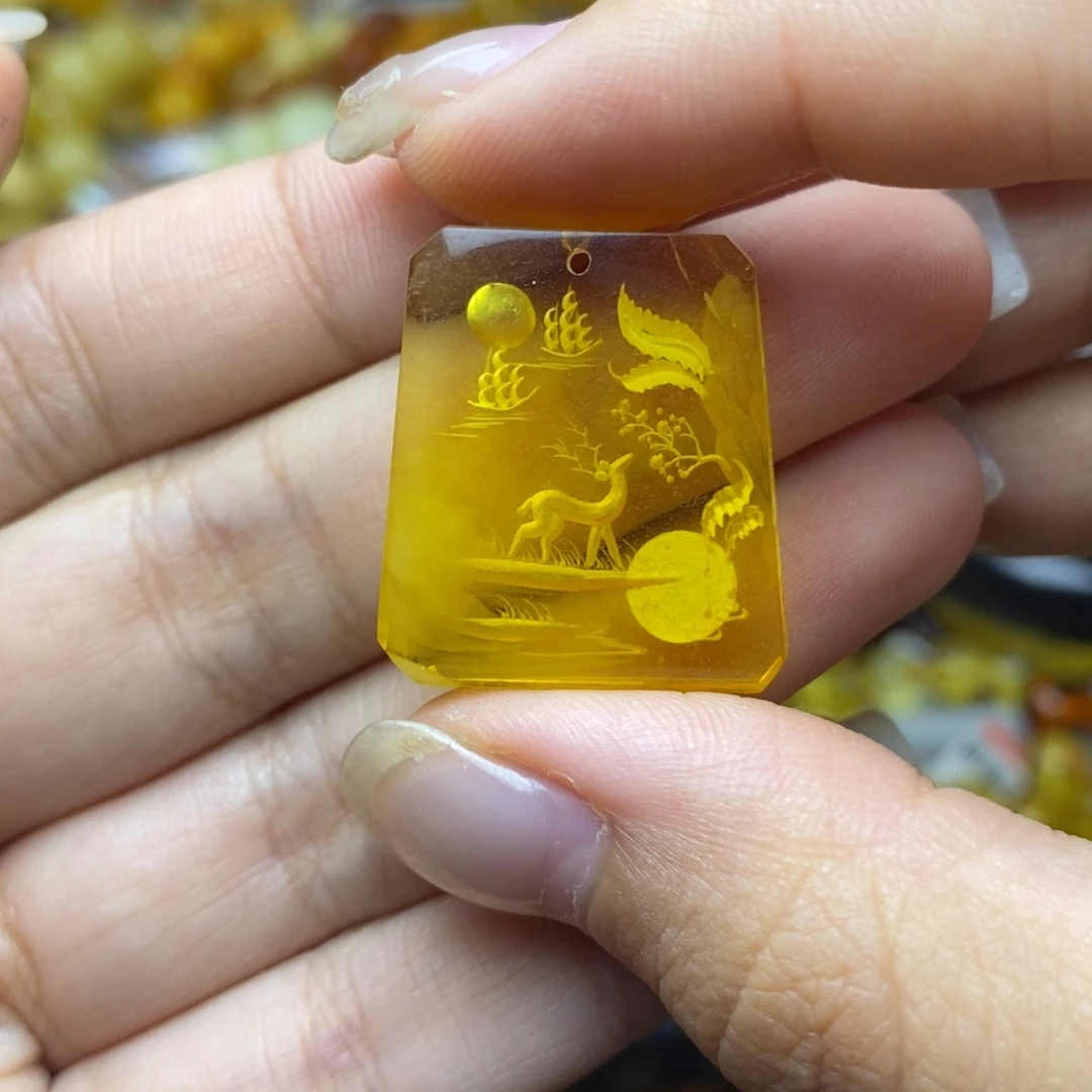 未镶嵌琥珀珠宝奇石