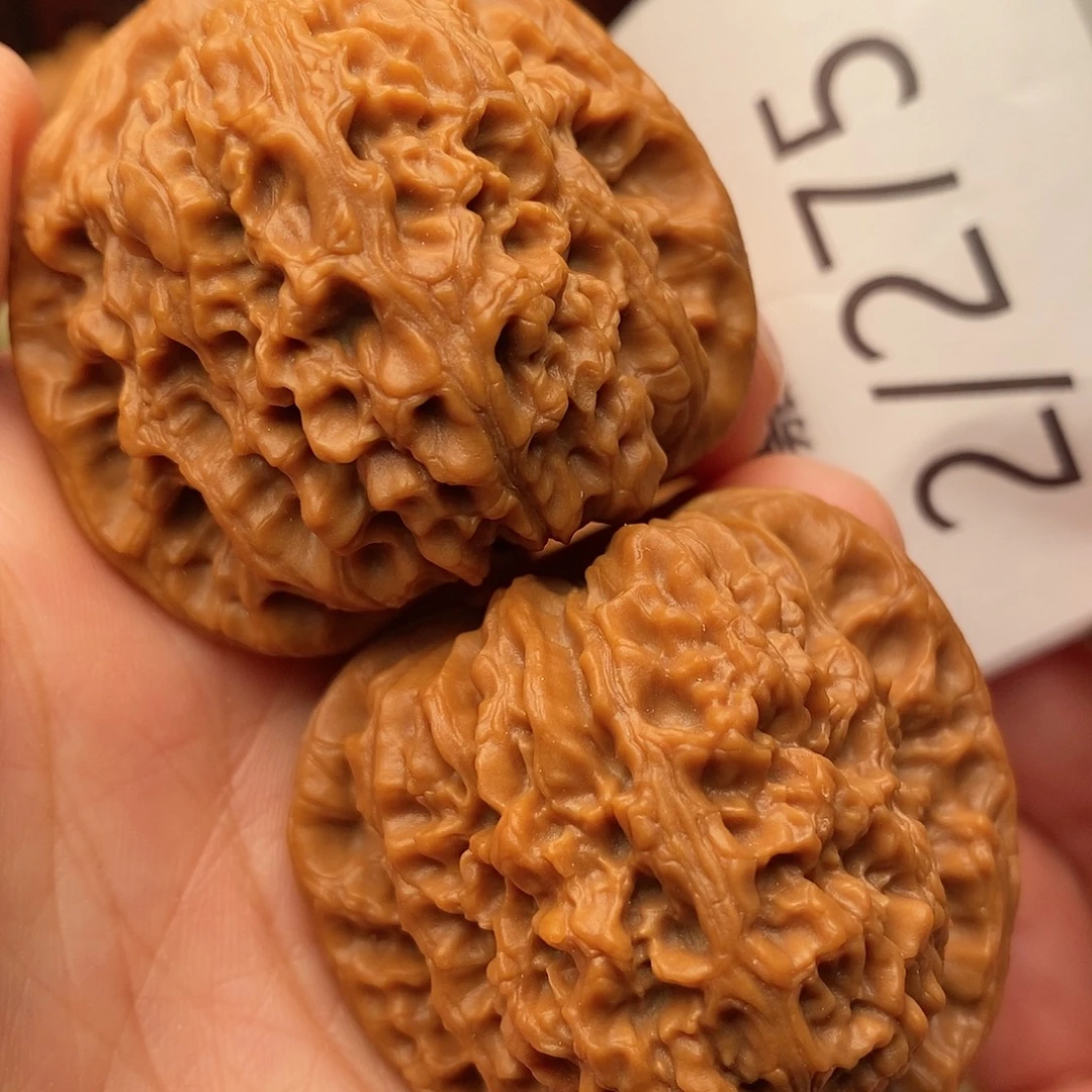 文玩核桃把件43.5南疆石