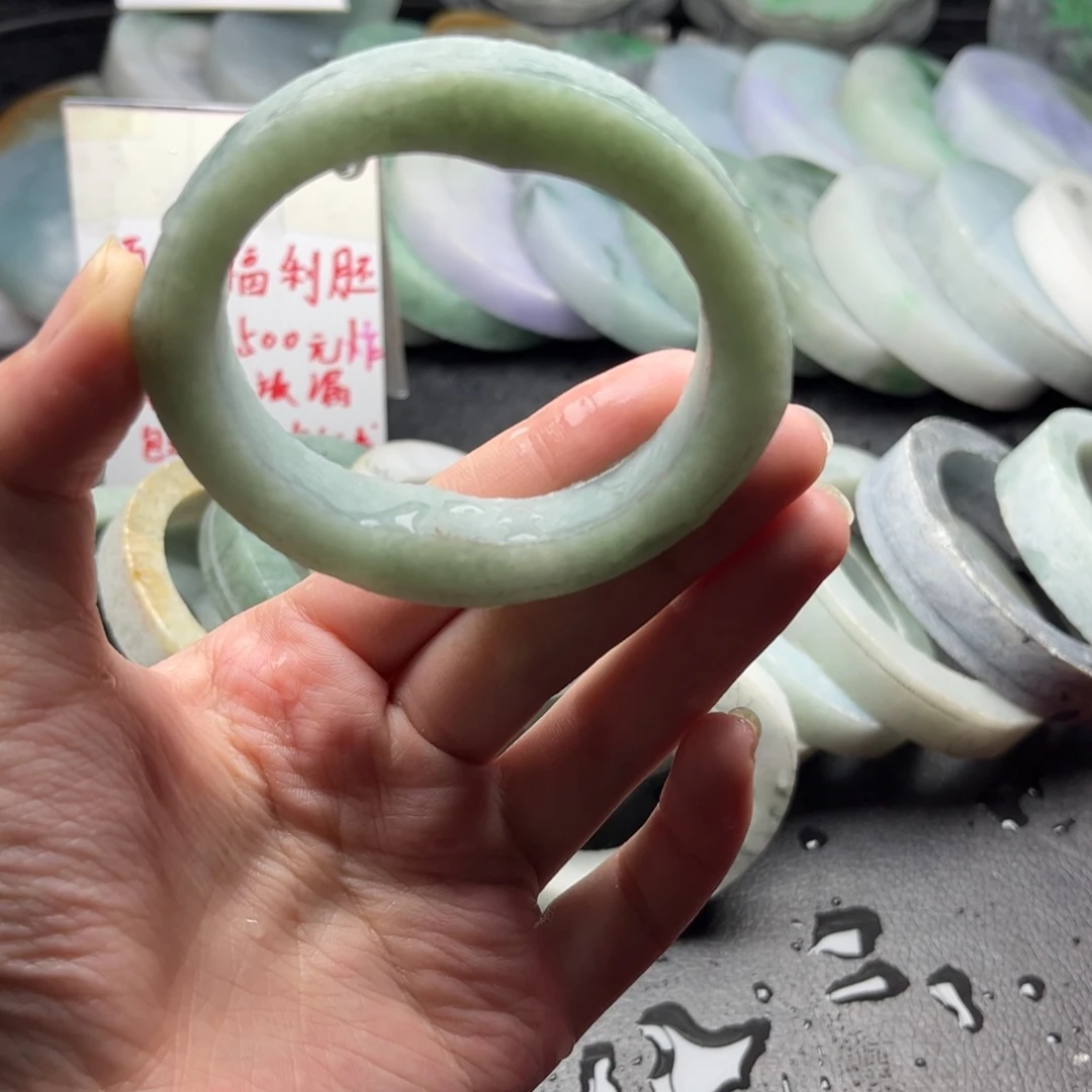 未镶嵌翡翠手镯定制翡翠