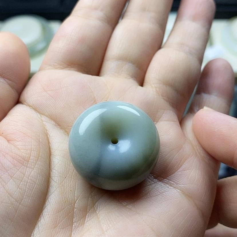 【闪购商品】和田玉未镶嵌颈饰凌**步