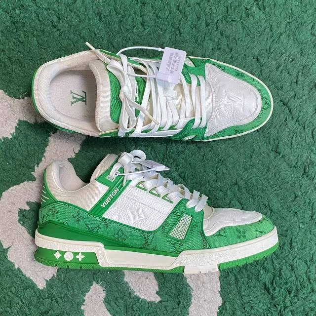 95新 LV 43码 /路易威登 LV trainer 板鞋/XG-X4329