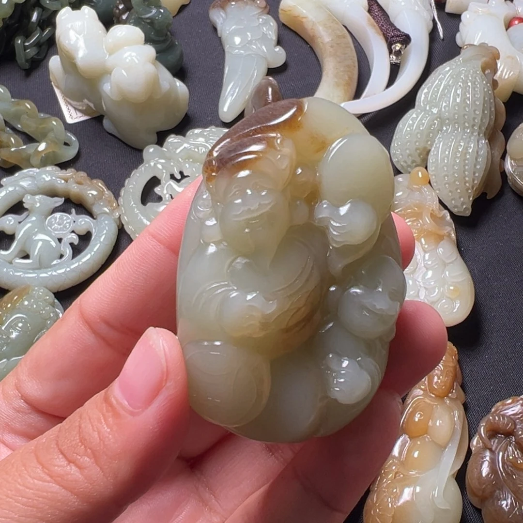 懂***得和田玉未镶嵌颈饰