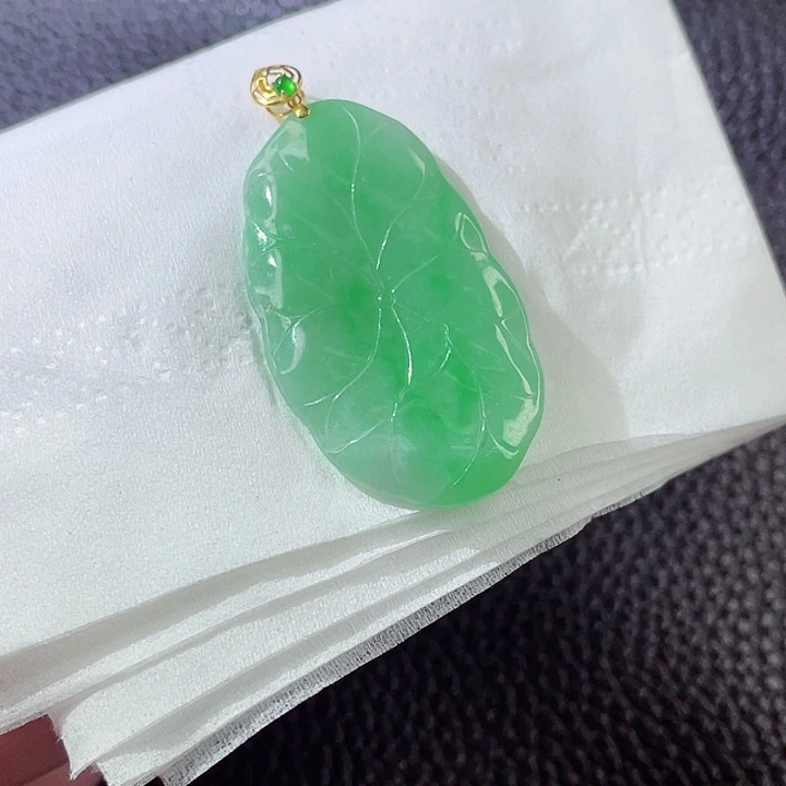 翡翠颈饰18K金镶嵌翡翠