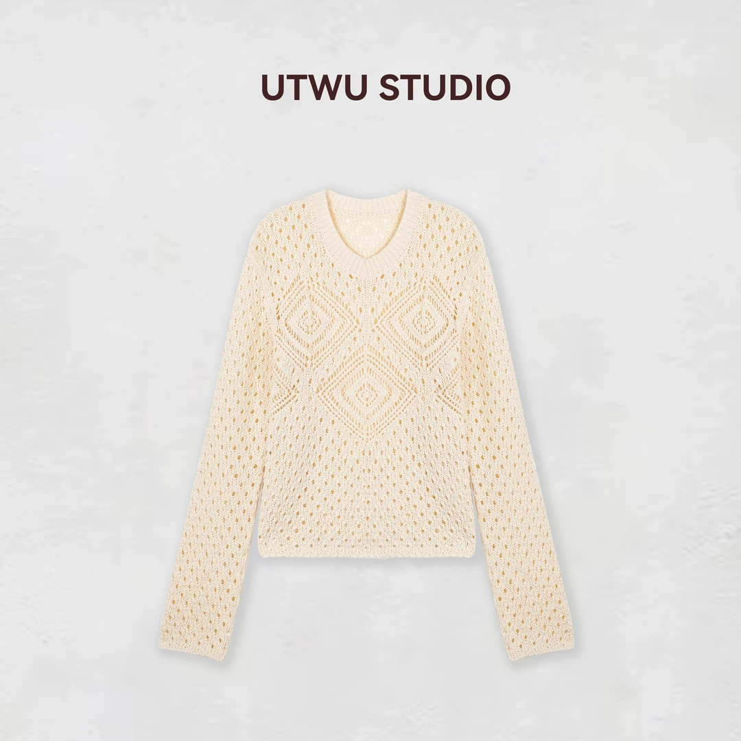UTWU小敏「钩织衫」棉混纺机织镂空鼓波织法长袖圆领针织衫A25Z1015
