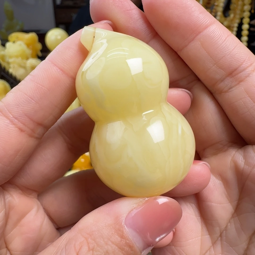 蜜蜡未镶嵌珠宝奇石