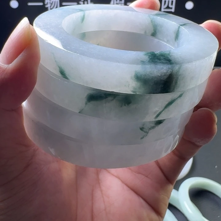未镶嵌手镯定制翡翠