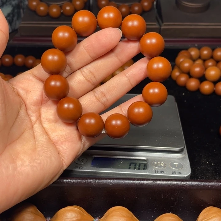 橄榄核吊坠1.72+树王精品小孔