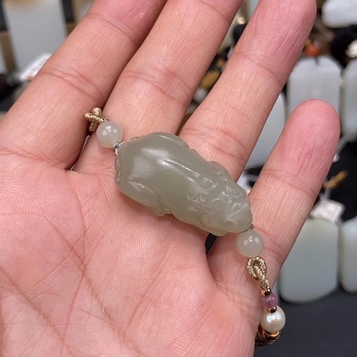 颈饰未镶嵌和田玉