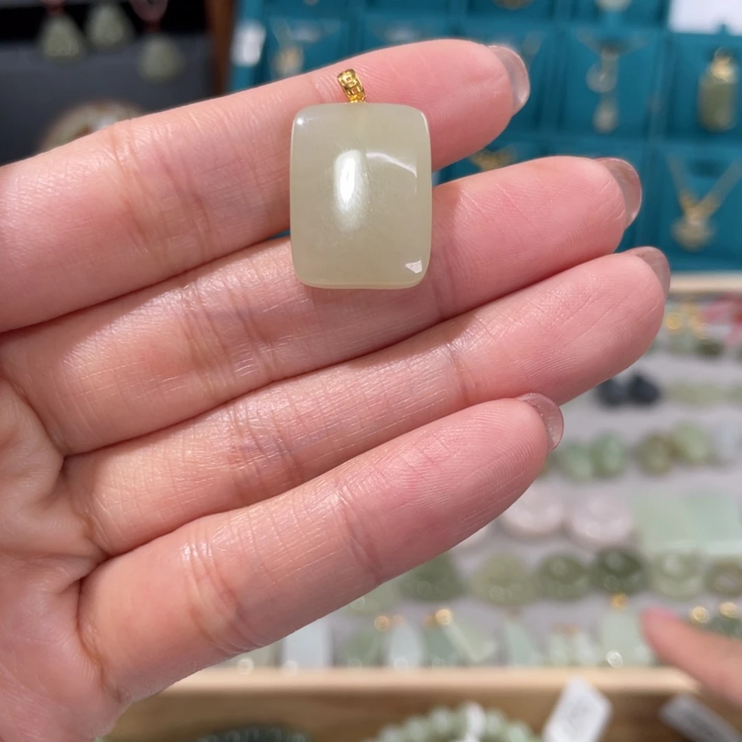 和田玉吊坠(赠链)18K金镶嵌?****