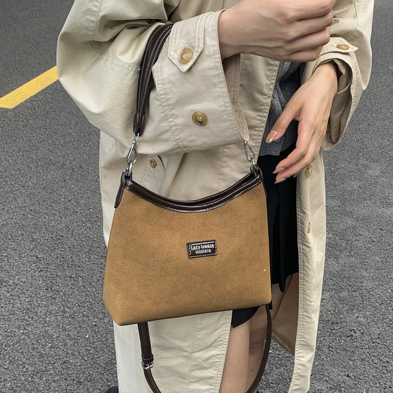 复古磨砂包包2025秋冬季新款百搭女式斜挎包超下火肩单腋包小拎包