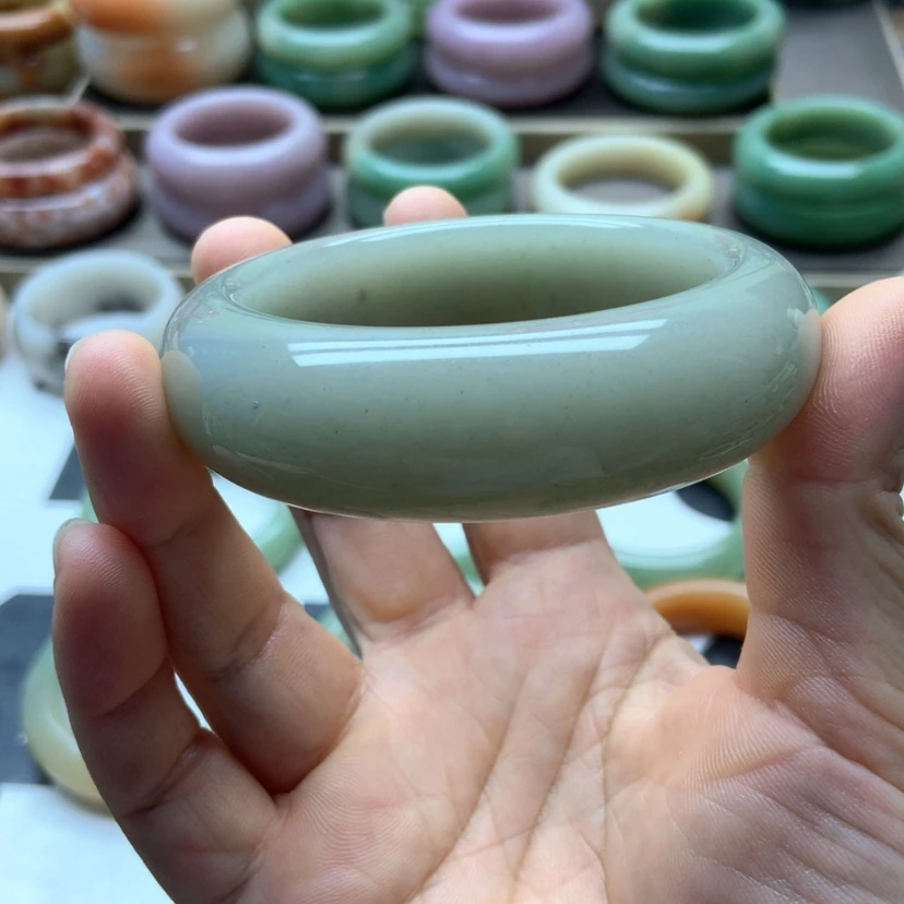 【闪购商品】未镶嵌手镯石英岩玉