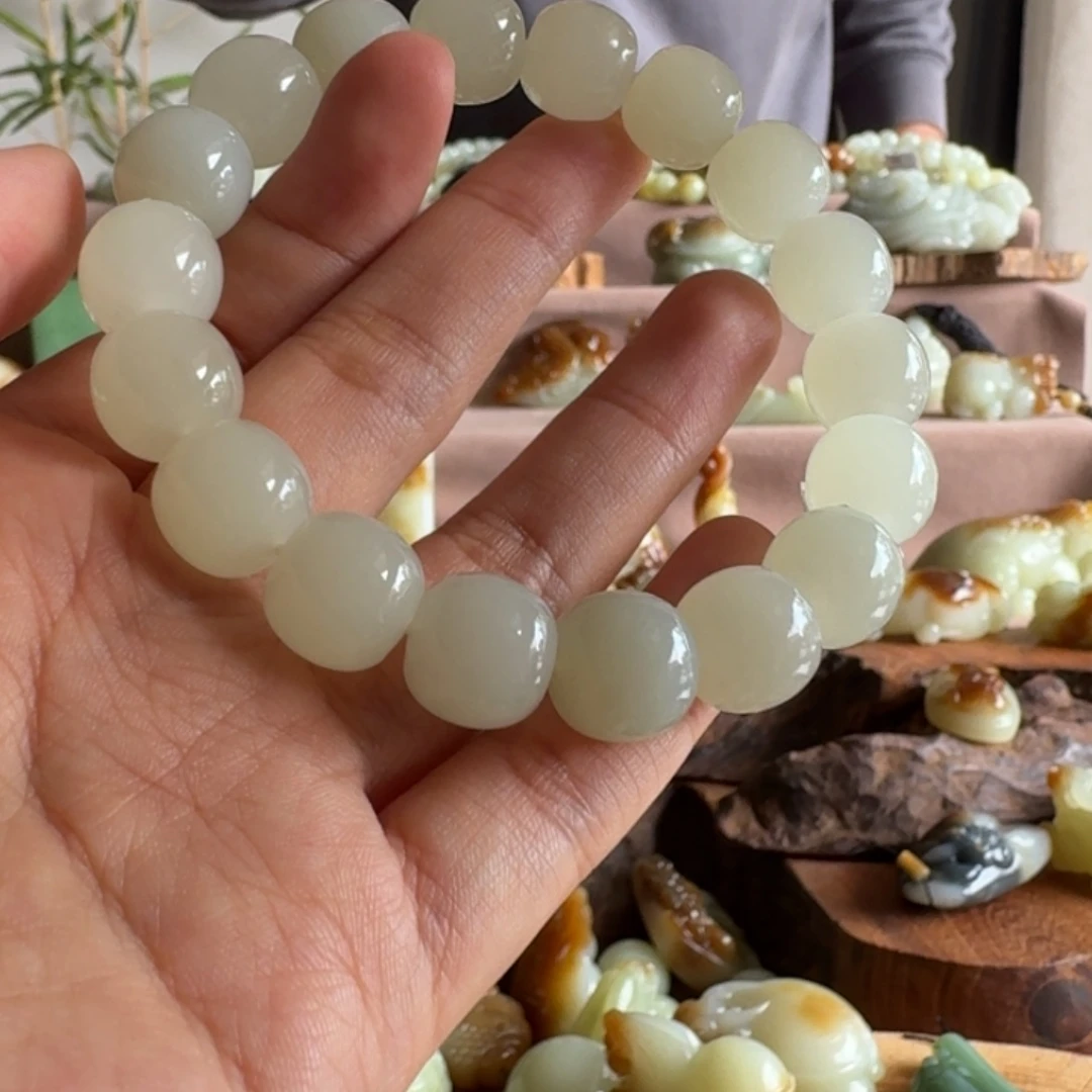 颈饰未镶嵌和田玉（糖玉）