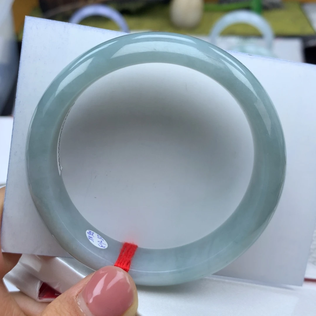 翡翠手镯未镶嵌纯天然