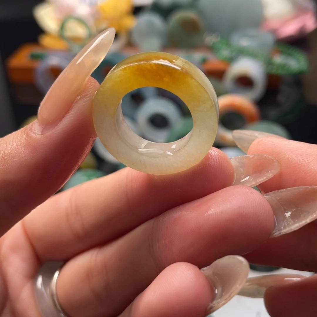 定制翡翠未镶嵌黄翡