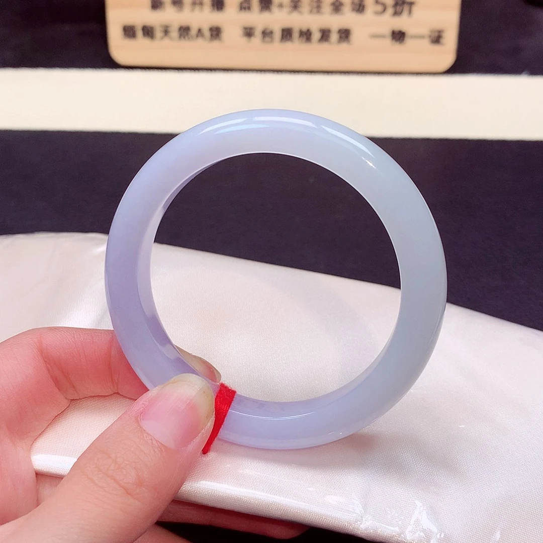 M***e翡翠手镯未镶嵌527号