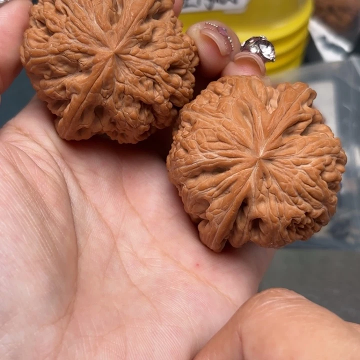 熊***熊文玩核桃吊坠48-33908-02