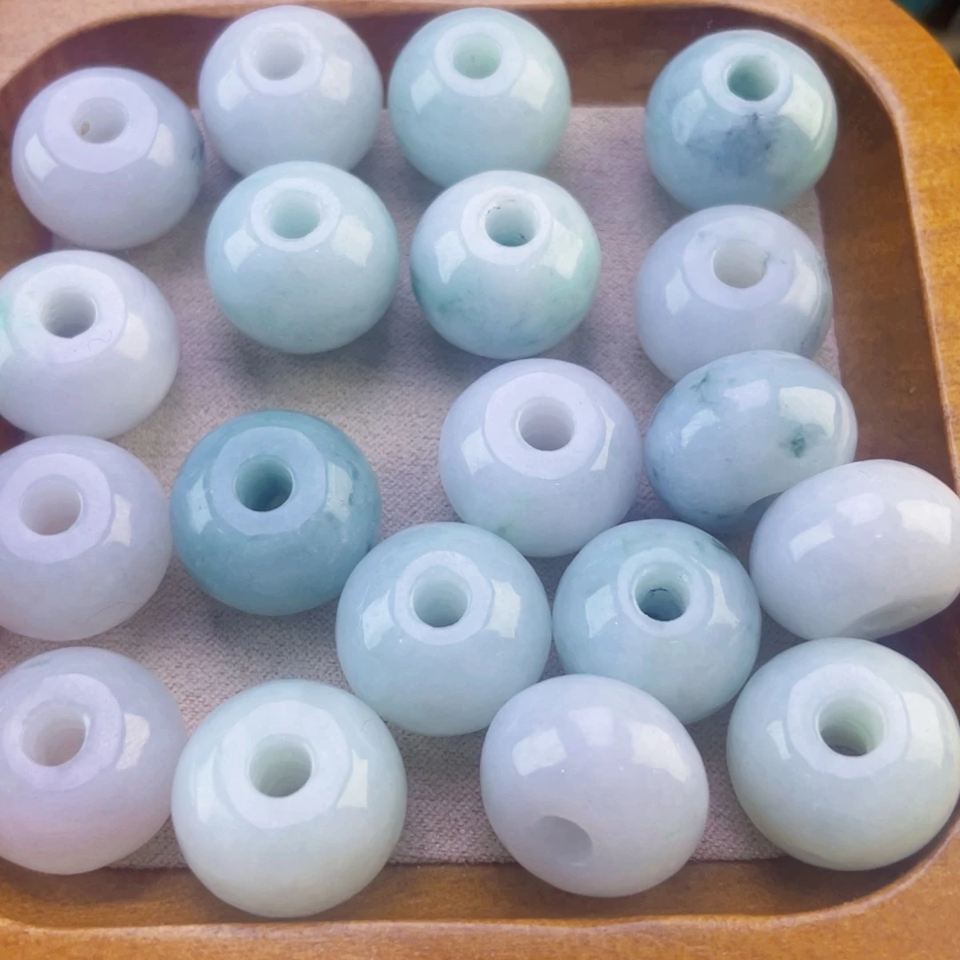 翡翠未镶嵌颈饰路路通