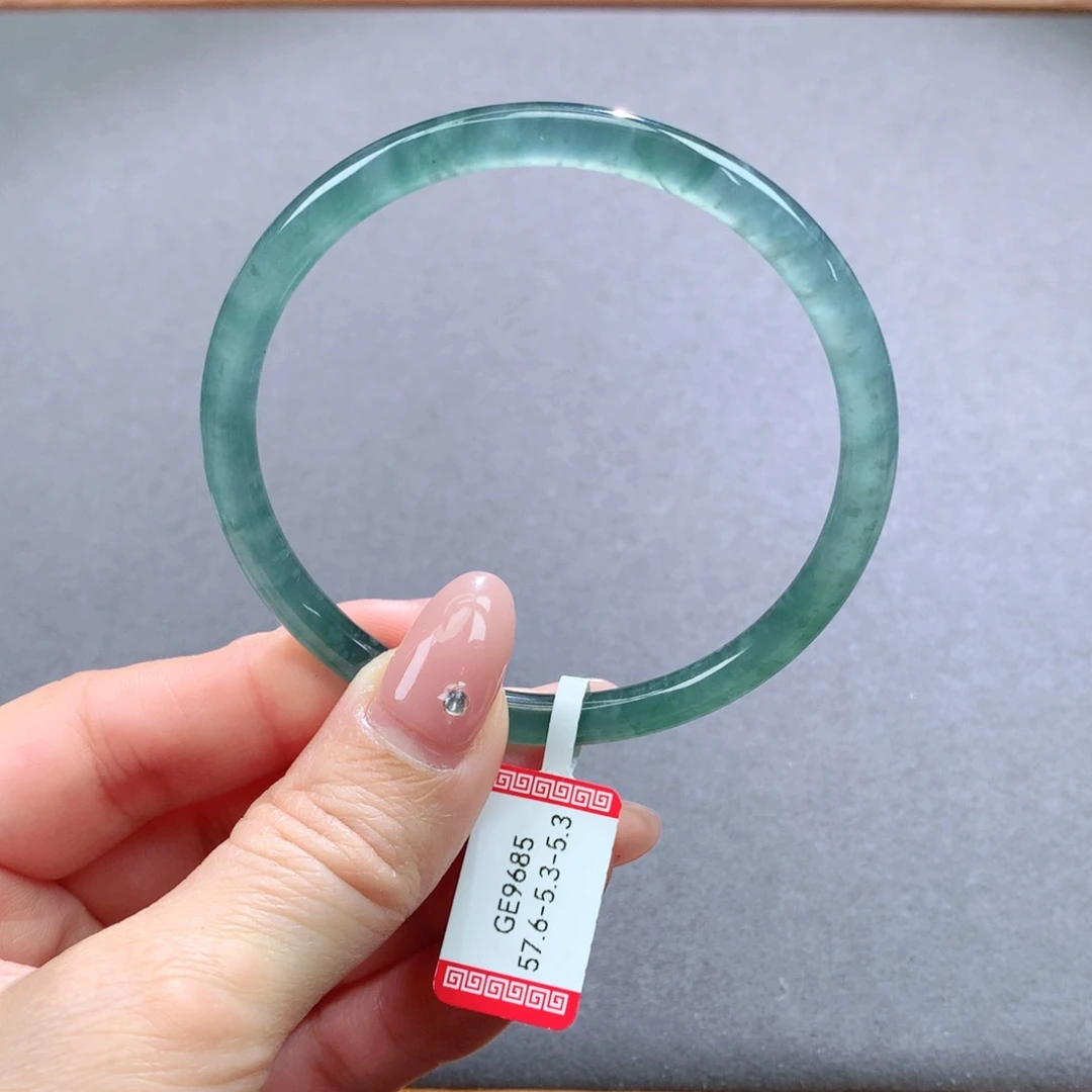 翡翠手镯未镶嵌天然翡翠手镯叮当镯