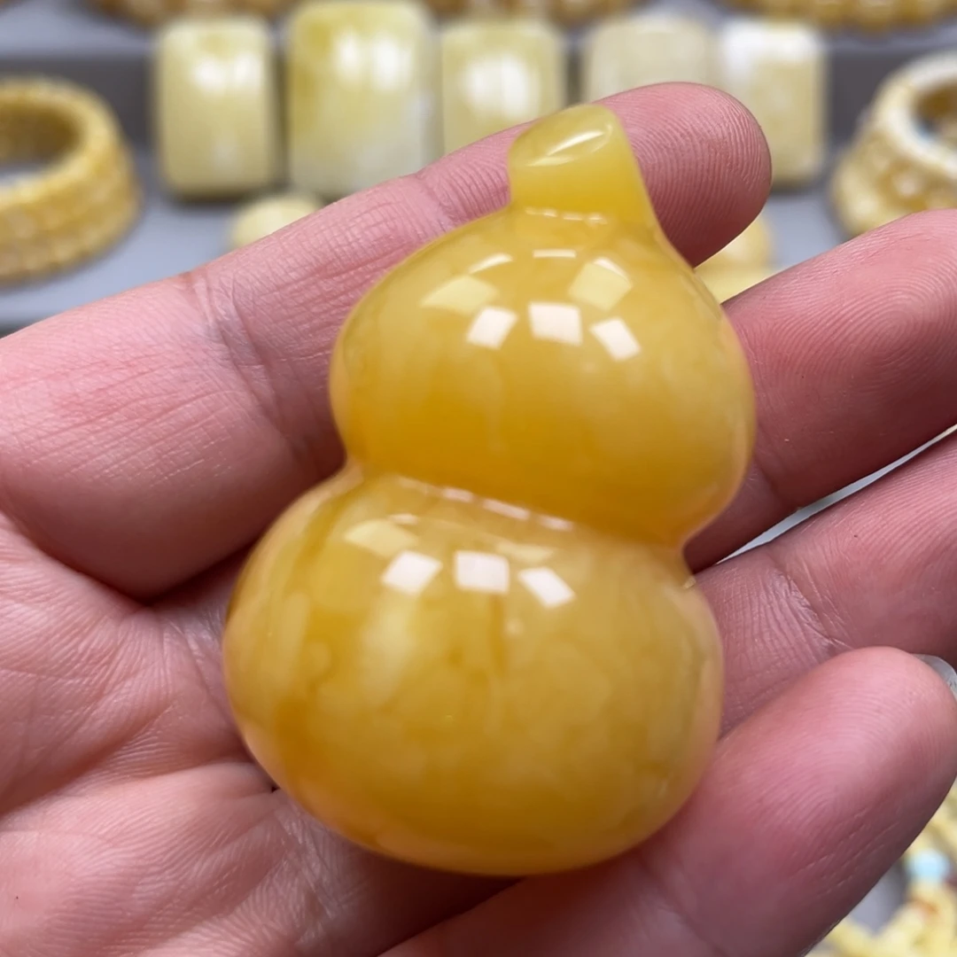 琥珀未镶嵌颈饰吊坠