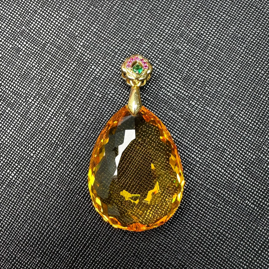 【赤华珍藏馆】F529-1黄水滴吊坠多样性发一件
